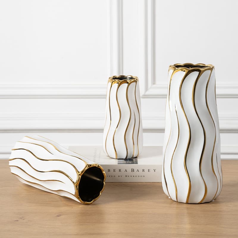 Gold Wave Ceramic Vase Set detail 6