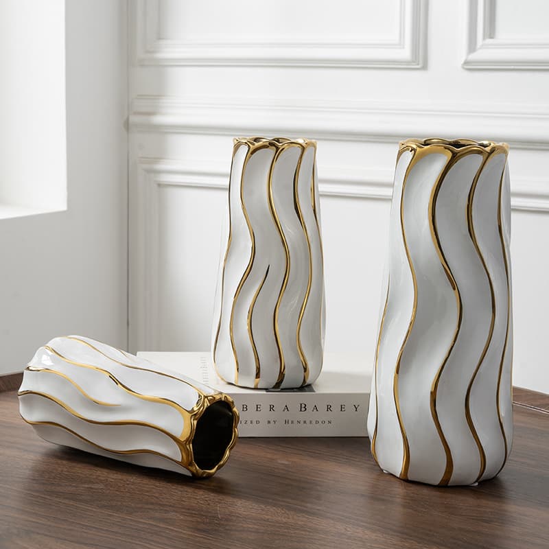 Gold Wave Ceramic Vase Set detail 9