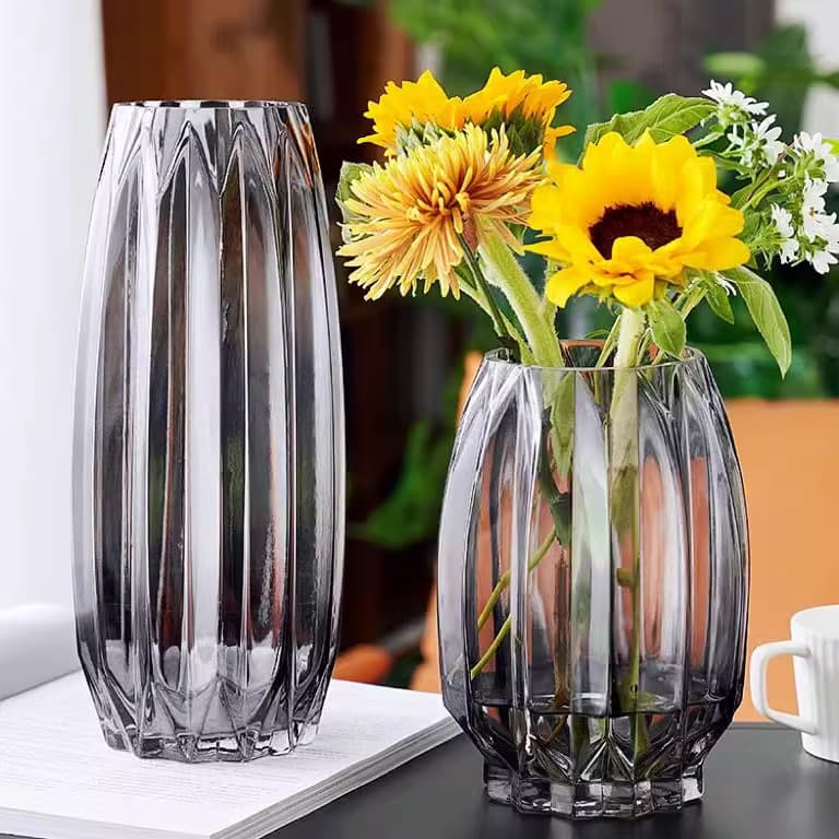 Nordic Clear Glass Vase detail 11