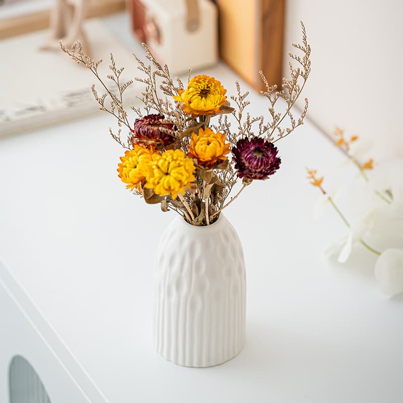 White Ribbed Ceramic Vase Set detail 2