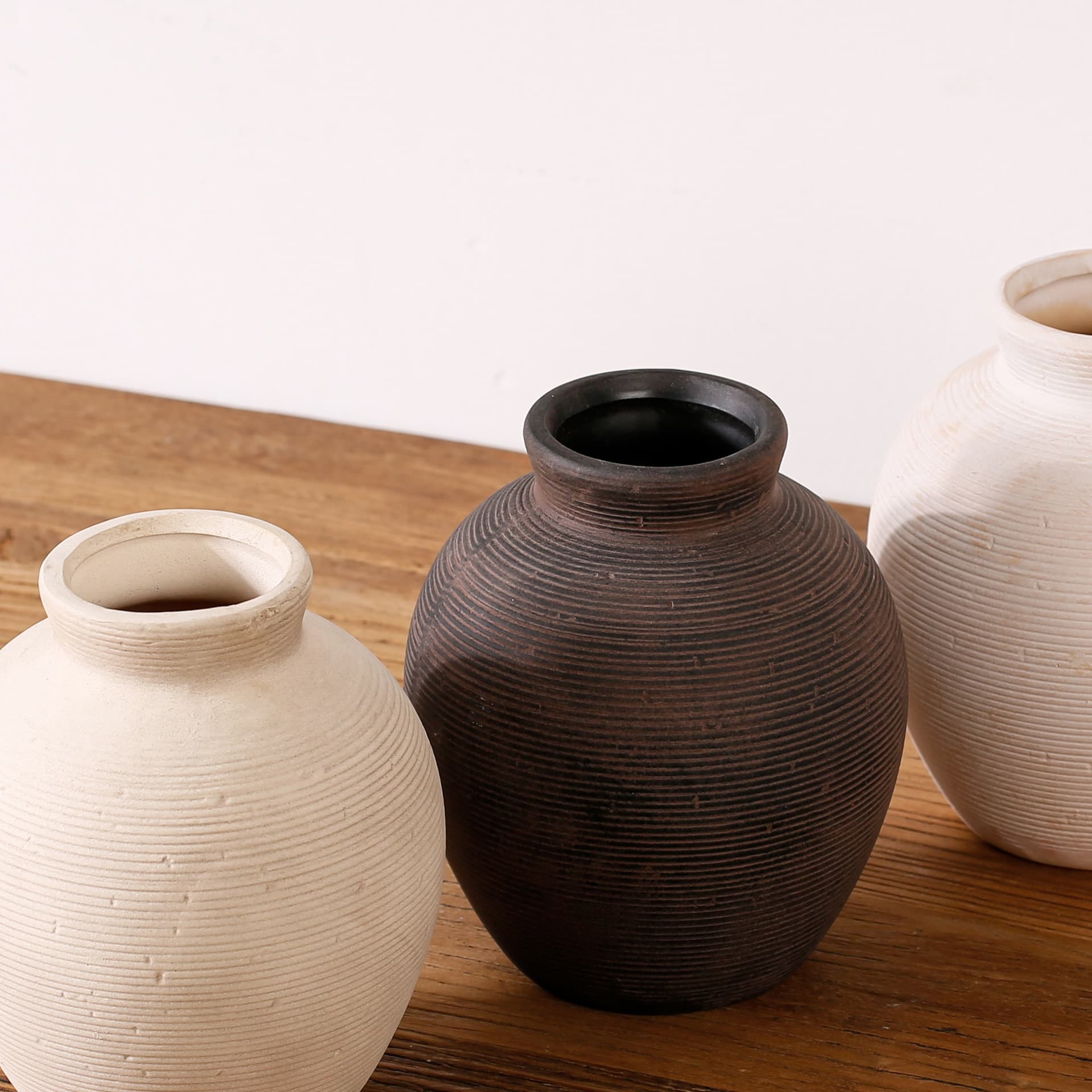 Pastoral Textured Ceramic Vase Set detail 9